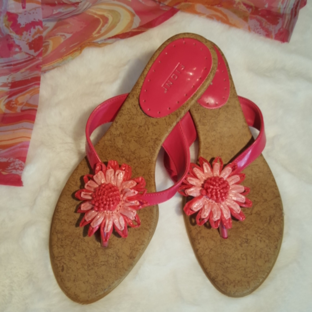 FIONI ♡ Super-Sweet Bright 'n Light Pink Floral Slip On Thong Kitten Heels 5